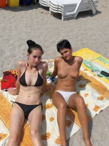 Neptun. Beach in Romania on the Black Sea j6x52l7q05