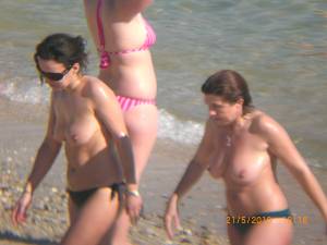 Big Tit Matures Topless On Beach-q6x522utkx.jpg