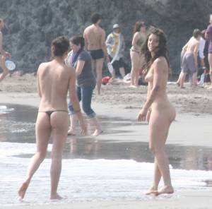 Topless girl goes full-nudist at textile beach  Almeria (Spain)f6x5567kh1.jpg