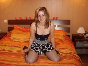 Younger French Wife @ Home - Pose & Blowjob (x46) c6x8rtxnkr