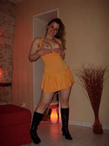 Younger French Wife @ Home - Pose & Blowjob (x46) w6x8rtqmlk