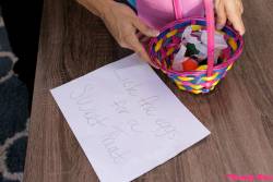  Kiara Cole Scarlett Mae What Happens On Easter (x149) 3840x5760 06xn4pop0l