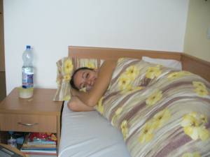 Brunette Amateur (58 Private Pics) q6xmgrmzbf
