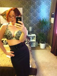 Another HOTT Redhead taking Self-Pics [177 Pics] e6xndd4pir