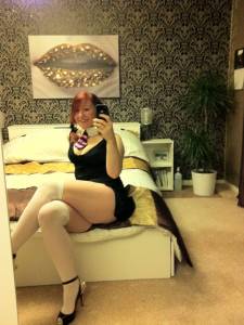 Another HOTT Redhead taking Self-Pics [177 Pics] 36xndbsaj0