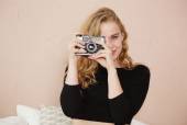 Photograph Me with Ellie 66xnp1u3o1
