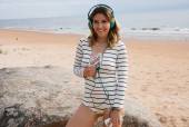 Beach Jams with Dominika Jule q6xpe78xyb