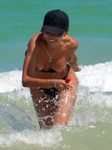 Patricia Contreras â€“ Bikini Malfunction Candids at the Beach in Miami (NSFW)-56xoqwga0h.jpg