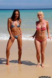 Adriana, Dominika public beach flashing [x140] 66xqbwmdoi