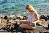 Beach Bunny with Casey s6xr0agdpq
