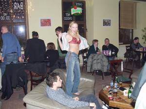 Sexy Waitress Enjoys Working Nude 1 b6xtjih3za