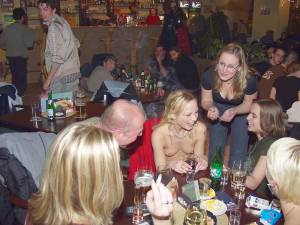 Sexy Waitress Enjoys Working Nude 1 r6xtjhtm7y