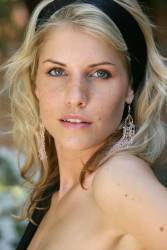 Iveta B Villa b6xw7oazum