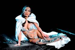  Tia Cyrus They Came In Peace Scene 2  - 104x e6xv89hga6