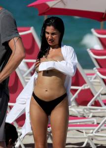 Giulia De Lellis â€“ Topless Bikini Photoshoot on the Beach in Miami-j6xvfk5cyo.jpg
