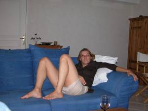 Ex Girlfriend loves Getting it on the couch! x50 n6xvo1mbqq
