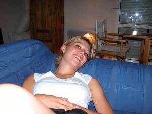 Ex Girlfriend loves Getting it on the couch! x50 l6xvo19dv6