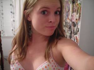 Cute girl loves greg - self pics blonde salope x71 g6xvlic2zo