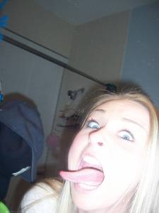 Selfshot and posing for amazing young Blonde x169 k6xxbkc4yt
