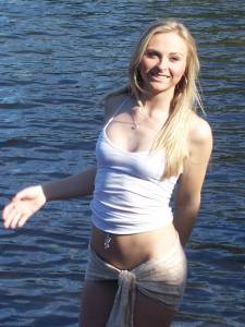 Selfshot and posing for amazing young Blonde x169 q6xxb7orrc