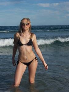 Selfshot and posing for amazing young Blonde x169 76xxb8hmhj