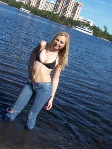 Selfshot and posing for amazing young Blonde x169 b6xxb7j4z3