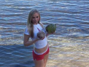 Selfshot and posing for amazing young Blonde x169 l6xxb74ung