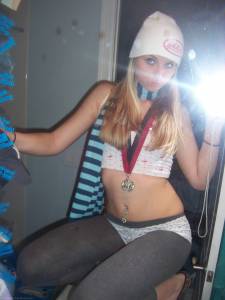 Selfshot and posing for amazing young Blonde x169 06xxbkkd0q
