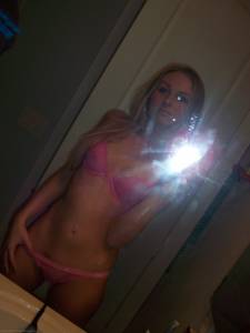 Selfshot-and-posing-for-amazing-young-Blonde-x169-06xxbjrc5s.jpg