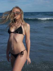 Selfshot and posing for amazing young Blonde x169 k6xxb80haq