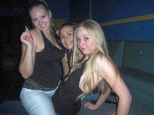 Selfshot and posing for amazing young Blonde x169 u6xxb9uvp4