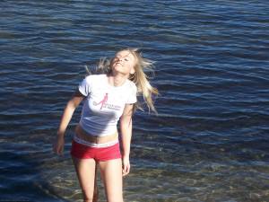 Selfshot and posing for amazing young Blonde x169 j6xxb7h0mf