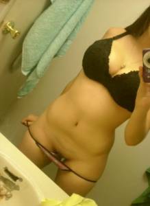 Selfshot for young big Boobs x 151 57aare0q1n