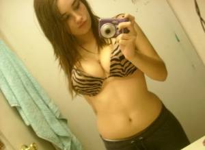 Selfshot for young big Boobs x 151 z7aare5umo