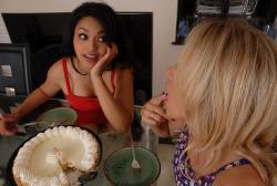 Peyton Leigh Mika Tan Kendra Secrets Gets To Fuck Three Hot Sluts - 493x 37aekqucuv