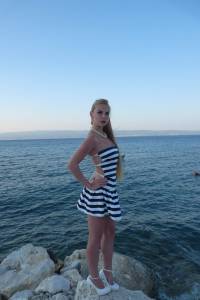Sexy-Blonde-18-Year-Old-On-Vacation-07adegcog1.jpg
