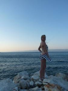 Sexy-Blonde-18-Year-Old-On-Vacation-a7adef9ejb.jpg