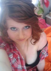 Tina shows off her bedroom [x67] k7acq20mxa