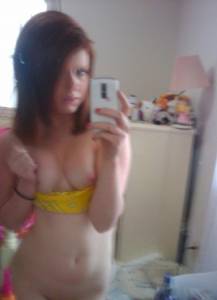 Tina shows off her bedroom [x67] o7acq14hdt
