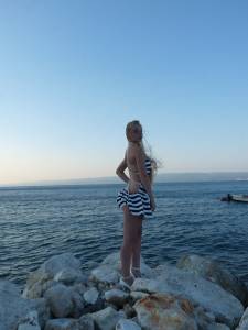 Sexy-Blonde-18-Year-Old-On-Vacation-a7adef1k4d.jpg