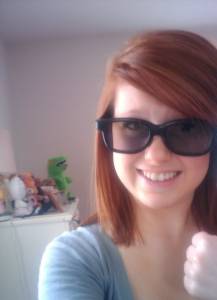 Tina shows off her bedroom [x67] i7acq0ufga