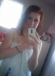 Tina shows off her bedroom [x67] y7acq0ts3w