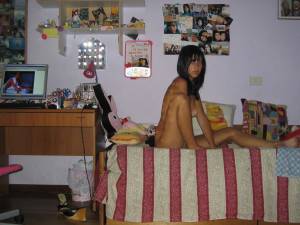 Amateur-18-Year-Old-Teen-In-Bed-m7ad2v9fcw.jpg