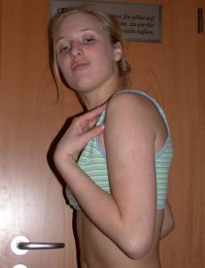Renee a cute blonde x48 r7ad6rp4dm