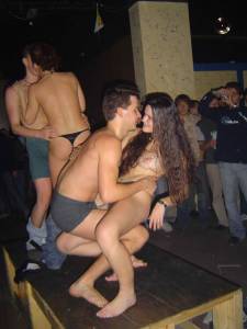 Crazy Nightclub Party x15 x7ad74hlun