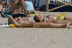 Beach Voyeur & Topless (45 Pics) i7ae4qw24g