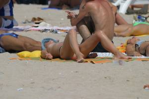 Beach Voyeur & Topless (45 Pics)e7ae4rbc04.jpg