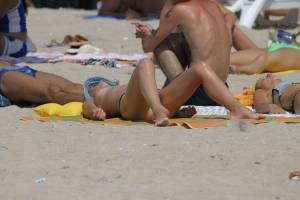 Beach Voyeur & Topless (45 Pics) e7ae4rbc04