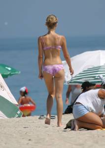 Beach Voyeur & Topless (45 Pics) w7ae4qjnkz