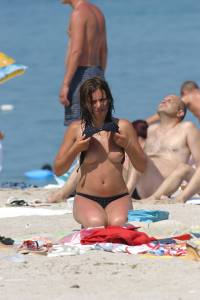 Beach Voyeur & Topless (45 Pics) o7ae4qdd16